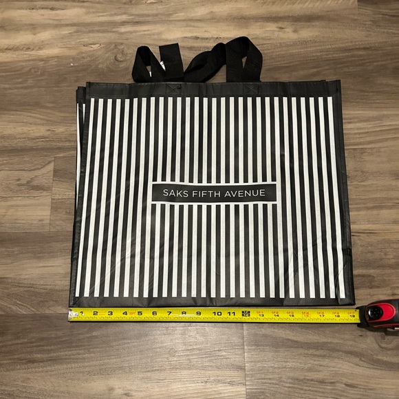 Saks Fifth Avenue Monochrome Striped Tote reusable - Picture 6 of 6
